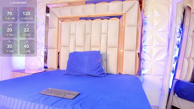 Sarah Adamss online show from December 20, 12:34 pm