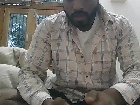 Snapshot of Raw12499 chatting on December 18, 3:01 am Raw12499 online show from December 18, 3:01 am