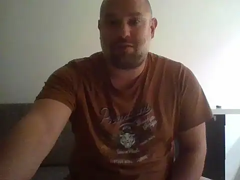 Snapshot of CristalDad chatting on October 29, 10:00 pm CristalDad online show from October 29, 10:00 pm