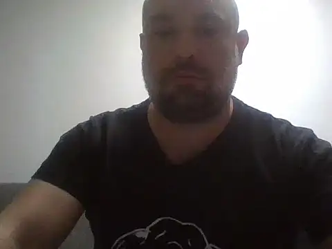 Snapshot of CristalDad chatting on November 25, 3:39 am CristalDad online show from November 25, 3:39 am