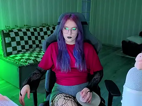 Snapshot of violet-siren-x chatting on July 10, 8:40 am violet-siren-x online show from July 10, 8:40 am