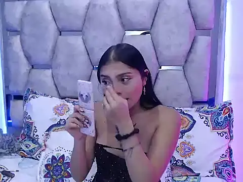 AnalyMilles online show from November 22, 2:54 am