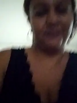 Snapshot of MEYBELLATINA chatting on November 22, 12:42 am MEYBELLATINA online show from November 22, 12:42 am