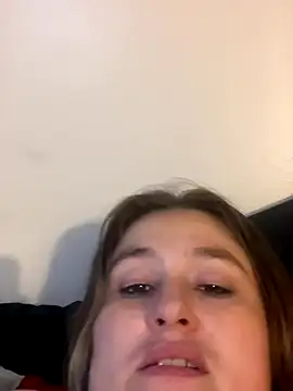 Snapshot of BuzzBunni69 chatting on November 5, 9:20 am BuzzBunni69 online show from November 5, 9:20 am