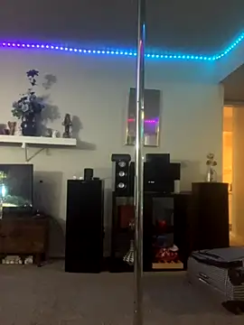 Snapshot of BuzzBunni69 chatting on November 23, 10:48 am BuzzBunni69 online show from November 23, 10:48 am