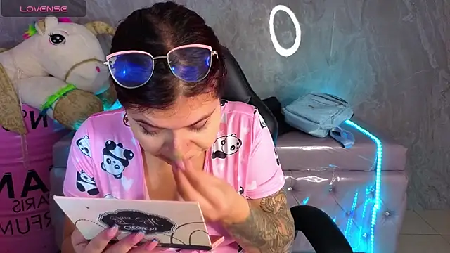 draviana a  online show from February 19, 3:02 am