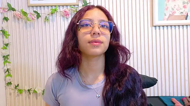 Abrilmirren online show from March 27, 11:10 am