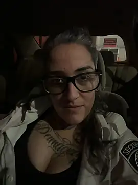 Snapshot of inkdmagz chatting on October 17, 4:37 am inkdmagz online show from October 17, 4:37 am