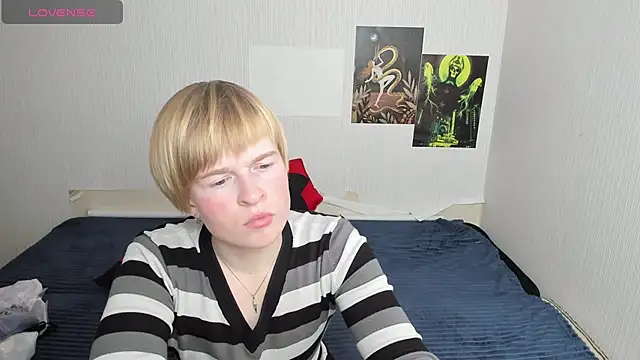 Cattie w  online show from November 22, 1:15 am