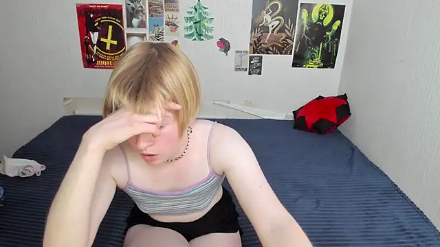 Snapshot of Cattie_w_ chatting on June 10, 1:17 am Cattie w online show from June 10, 1:17 am