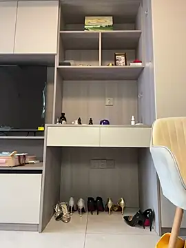 POS001 online show from April 11, 5:34 am