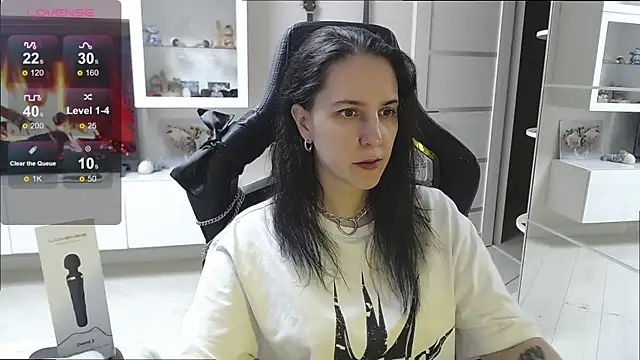 Irwi Tomboy online show from October 23, 5:01 pm