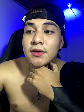 Snapshot of loki32men chatting on October 23, 4:01 am loki32men online show from October 23, 4:01 am