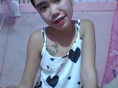 Snapshot of SweetPussie18x chatting on May 26, 12:39 am SweetPussie18x online show from May 26, 12:39 am