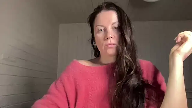 Snapshot of Tarivona chatting on February 1, 2:15 pm Tarivona online show from February 1, 2:15 pm