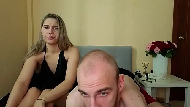 Snapshot of weddingcouple chatting on November 10, 6:01 am weddingcouple online show from November 10, 6:01 am