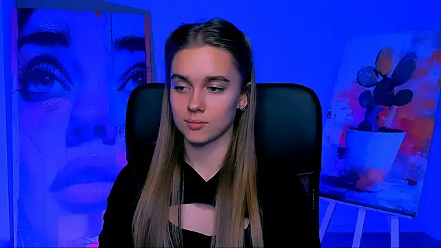 Snapshot of JuneWoods chatting on December 5, 12:36 pm JuneWoods online show from December 5, 12:36 pm