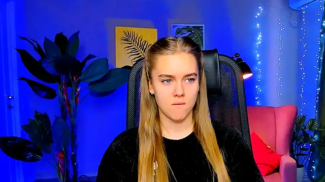 JuneWoods online show from January 15, 8:19 am