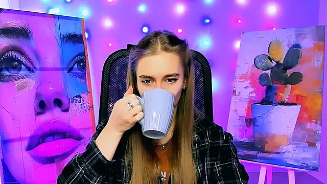 JuneWoods online show from February 11, 7:02 am