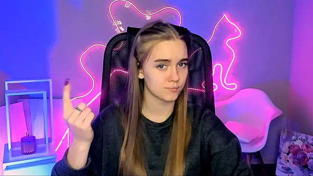 JuneWoods online show from February 16, 2:02 pm