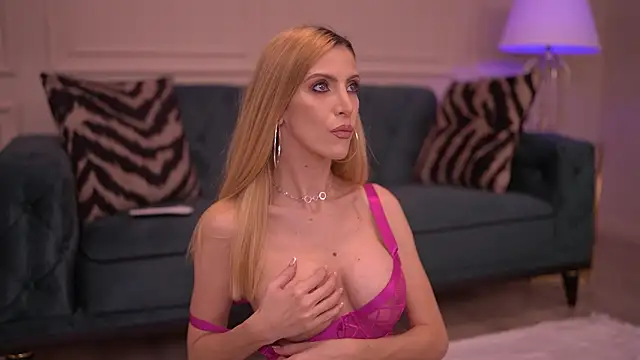 EllaBlake online show from March 4, 5:24 am