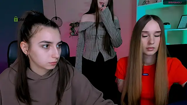 leslie bird online show from March 17, 9:56 am