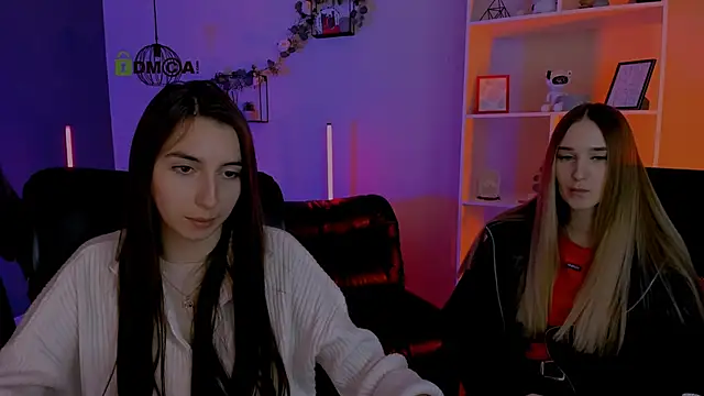 leslie bird online show from April 15, 12:23 pm