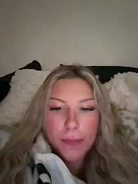 blondeeee online show from April 4, 2:36 pm