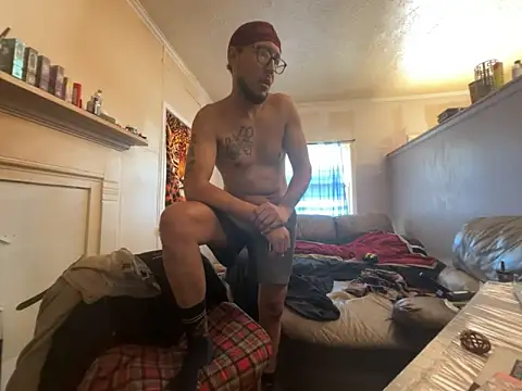 Snapshot of ThrowedWorldWide chatting on February 6, 8:45 pm ThrowedWorldWide online show from February 6, 8:45 pm