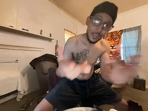 Snapshot of ThrowedWorldWide chatting on February 20, 2:39 pm ThrowedWorldWide online show from February 20, 2:39 pm