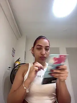 theladymonserrateshow online show from February 6, 11:57 am