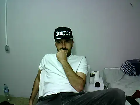 Snapshot of krerem chatting on November 8, 2:06 pm krerem online show from November 8, 2:06 pm