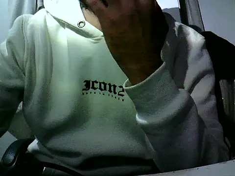 Snapshot of krerem chatting on December 18, 5:30 pm krerem online show from December 18, 5:30 pm