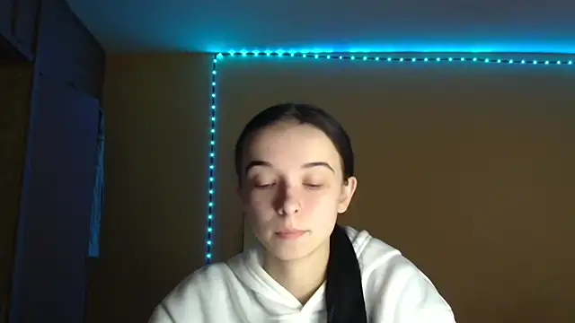 Snapshot of Emilia_Light chatting on October 22, 7:41 am Emilia Light online show from October 22, 7:41 am