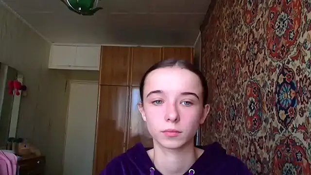 Snapshot of Emilia_Light chatting on October 25, 8:22 am Emilia Light online show from October 25, 8:22 am