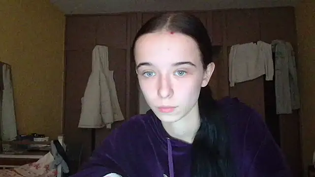 Snapshot of Emilia_Light chatting on October 28, 12:09 pm Emilia Light online show from October 28, 12:09 pm