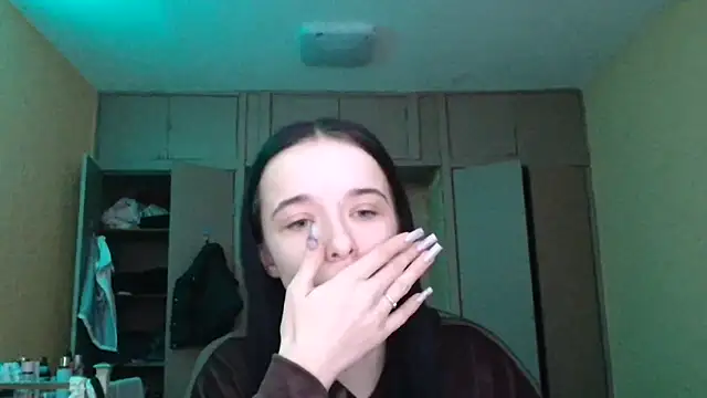 Emilia Light online show from March 11, 6:30 am