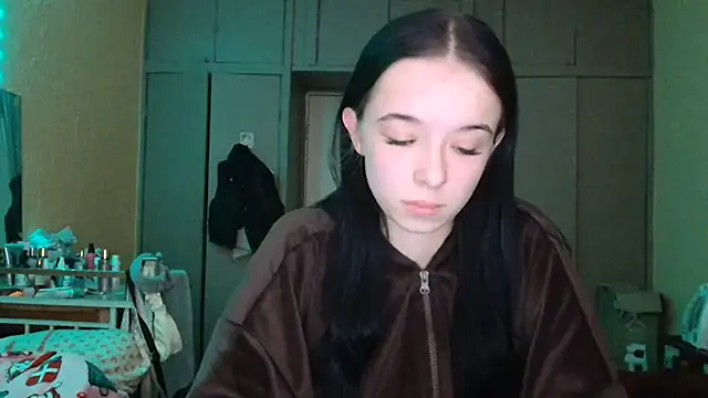 Emilia Light online show from March 31, 7:42 am