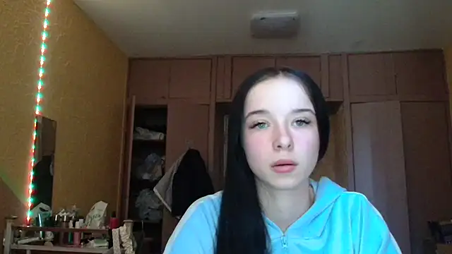 Emilia Light online show from April 29, 8:07 am