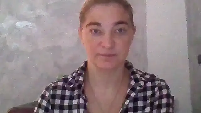 Snapshot of GoldenAngelMilf chatting on October 22, 6:57 am GoldenAngelMilf online show from October 22, 6:57 am