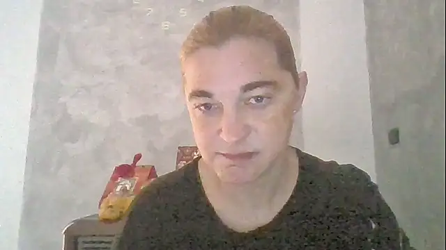 Snapshot of GoldenAngelMilf chatting on December 15, 7:45 am GoldenAngelMilf online show from December 15, 7:45 am