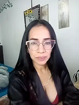 YaraDuartee online show from December 17, 11:11 pm