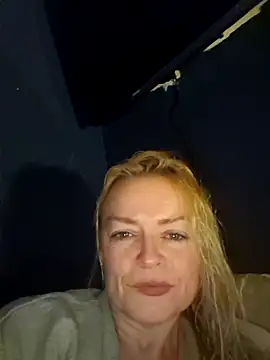 Snapshot of demidelightfulxx chatting on October 24, 8:16 pm demidelightfulxx online show from October 24, 8:16 pm