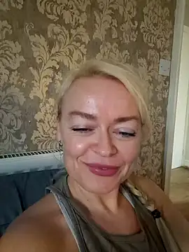 Snapshot of demidelightfulxx chatting on November 4, 8:35 am demidelightfulxx online show from November 4, 8:35 am