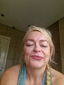 Snapshot of demidelightfulxx chatting on November 8, 2:28 pm demidelightfulxx online show from November 8, 2:28 pm