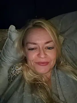 Snapshot of demidelightfulxx chatting on November 11, 9:04 pm demidelightfulxx online show from November 11, 9:04 pm