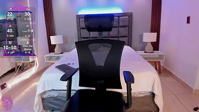 Snapshot of Caroline_Millerr chatting on November 14, 9:02 pm Caroline Millerr online show from November 14, 9:02 pm