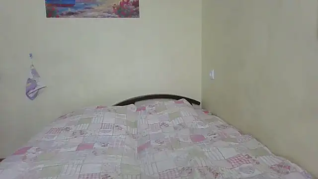 QueenMomyS online show from March 20, 8:03 pm