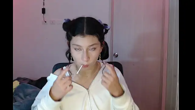 Ivonnybonn online show from November 26, 7:20 am