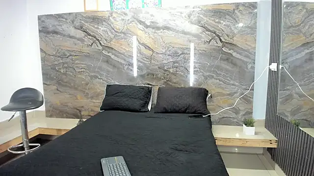 Snapshot of Chanel-munoz chatting on November 6, 2:56 am Chanel-munoz online show from November 6, 2:56 am